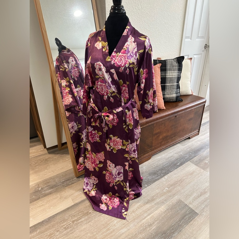 Morgan Taylor Robe